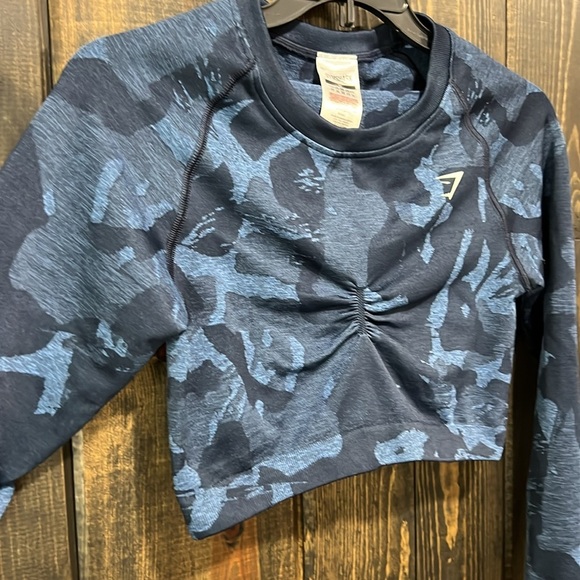 Gymshark Adapt Camo Seamless Crop Top M Blue Long Sleeves Activewear Stretch Gym - Picture 2 of 9